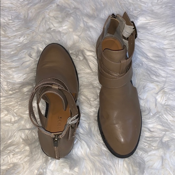 Tan Booties💋 - Picture 2 of 4